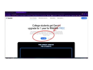 Student laptop par Gemini AI Pro use karte hue